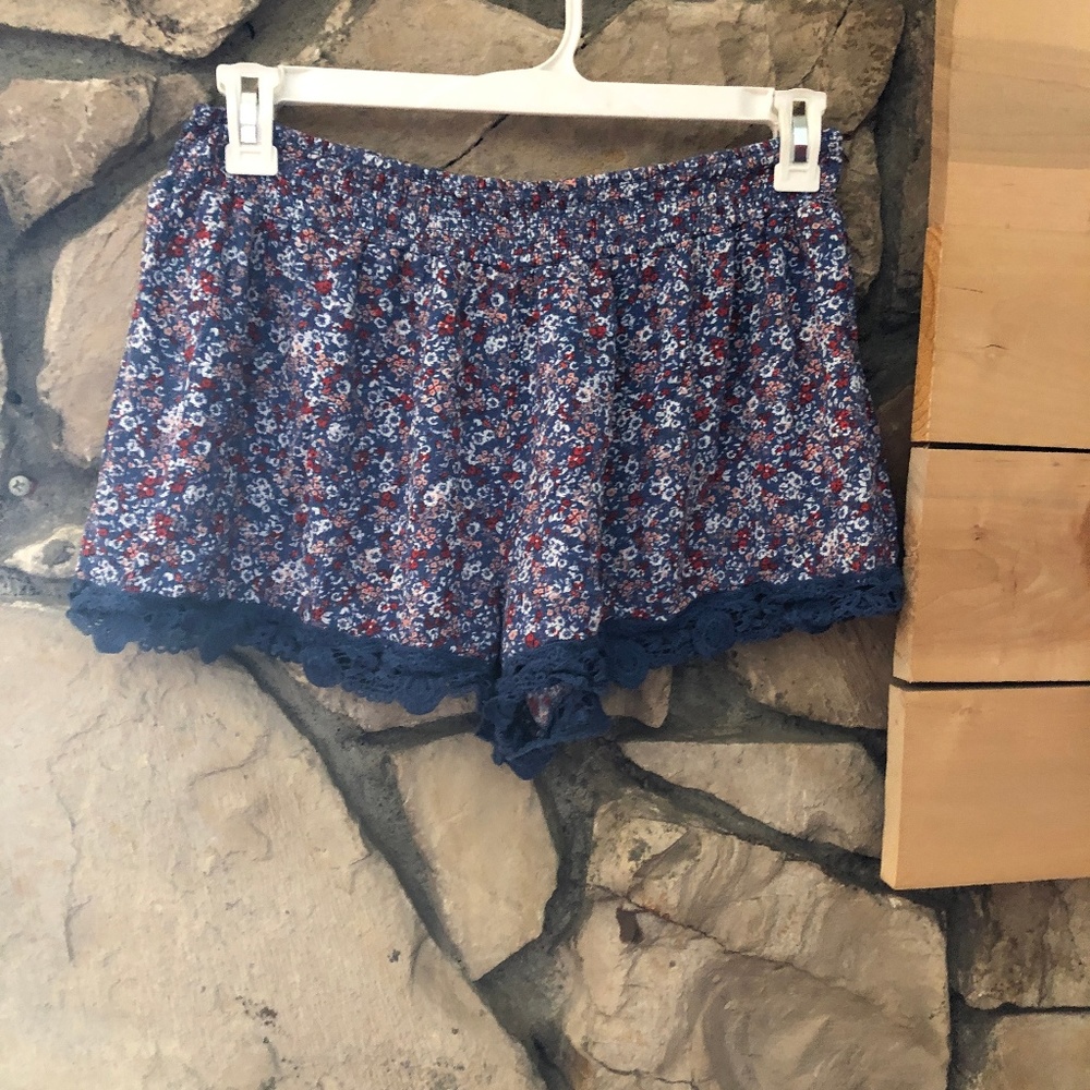 Xhilaration Floral Flowy Shorts